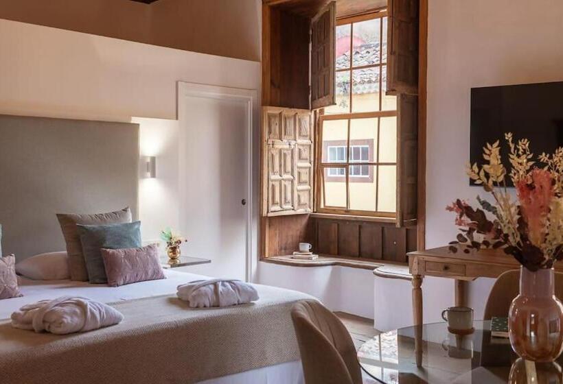 Отель Emblemático La Casa De La Camelia