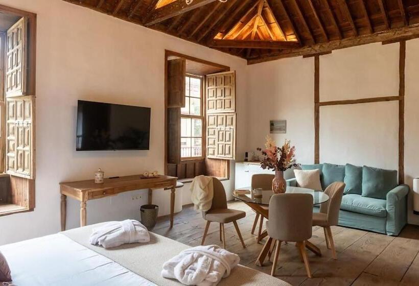 Отель Emblemático La Casa De La Camelia