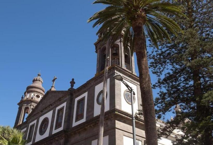 Отель Emblemático La Casa De La Camelia