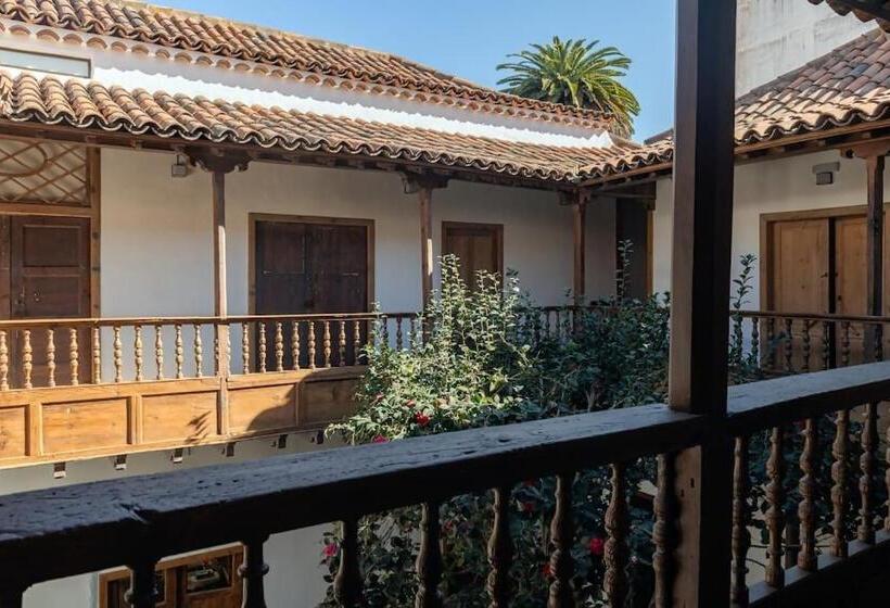 Отель Emblemático La Casa De La Camelia