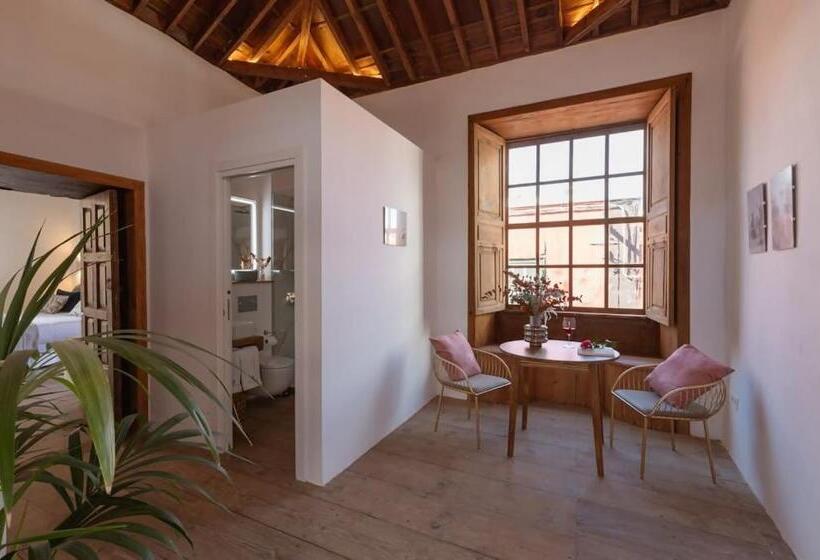 Отель Emblemático La Casa De La Camelia