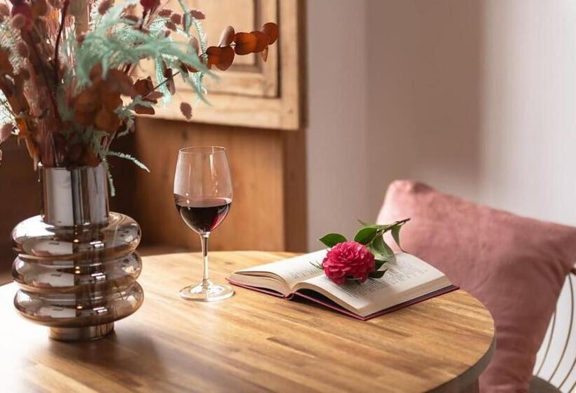 Отель Emblemático La Casa De La Camelia