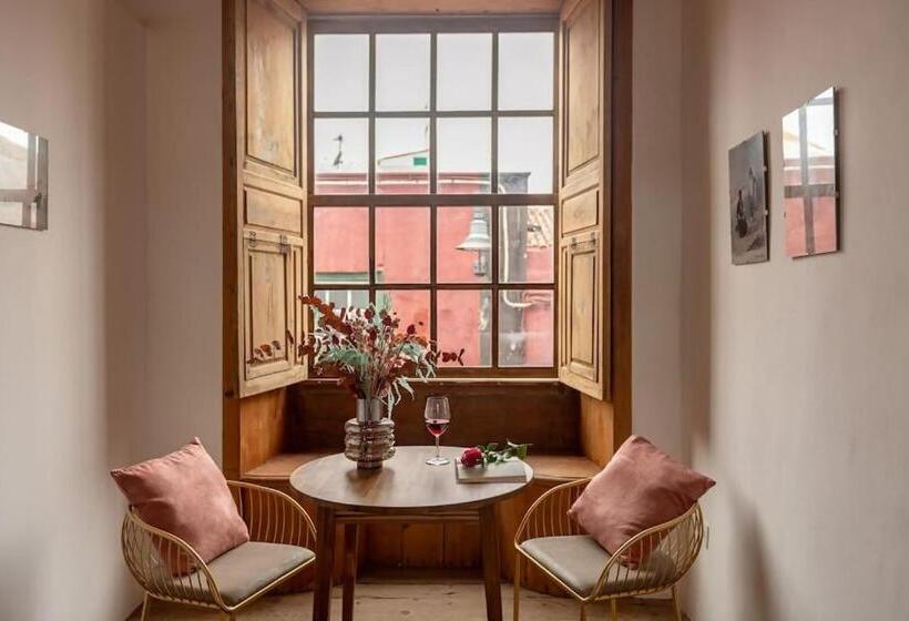 Отель Emblemático La Casa De La Camelia