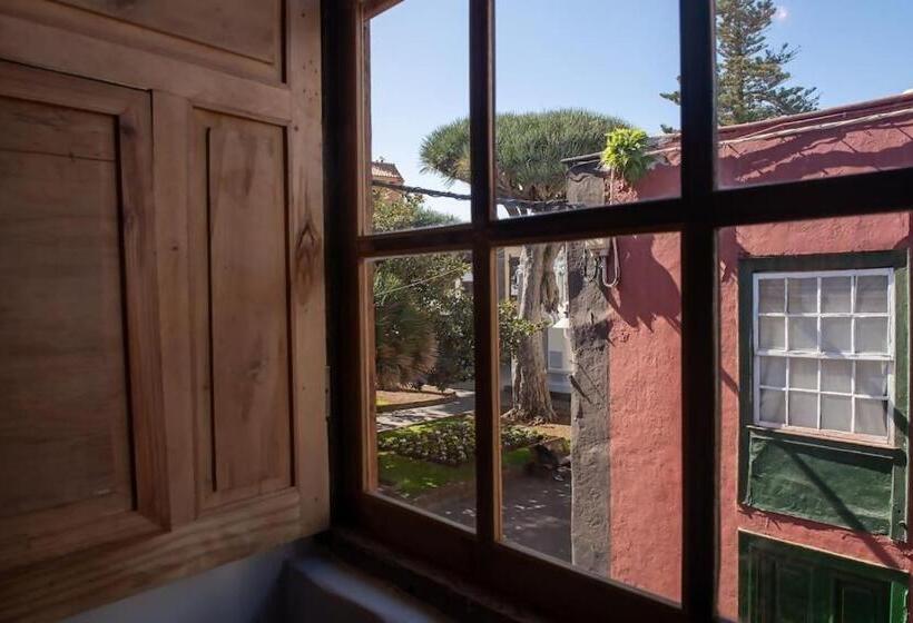 Отель Emblemático La Casa De La Camelia