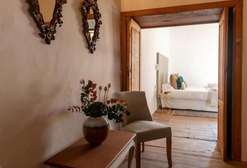 Отель Emblemático La Casa De La Camelia