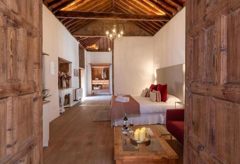 Отель Emblemático La Casa De La Camelia