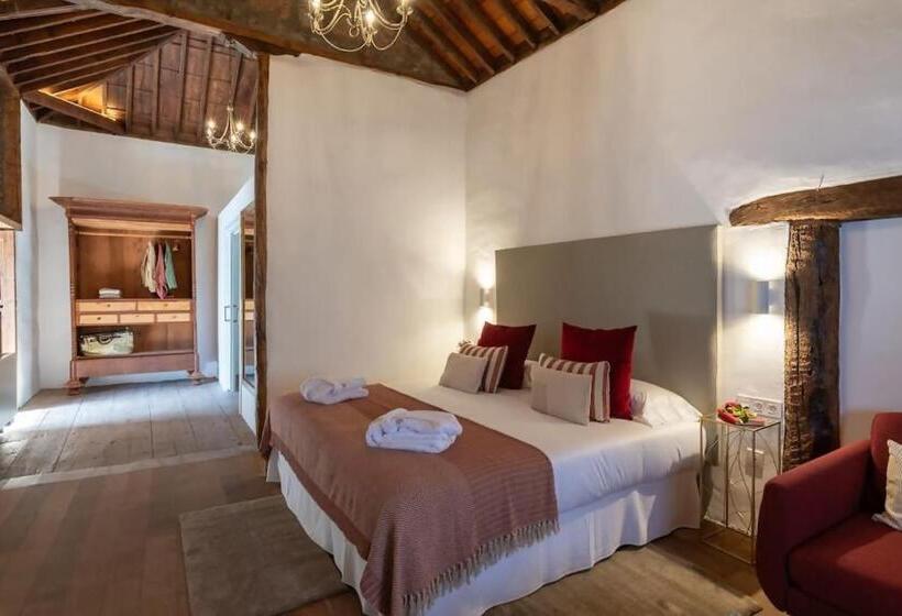 Отель Emblemático La Casa De La Camelia