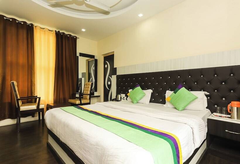 호텔 Naddi Heights