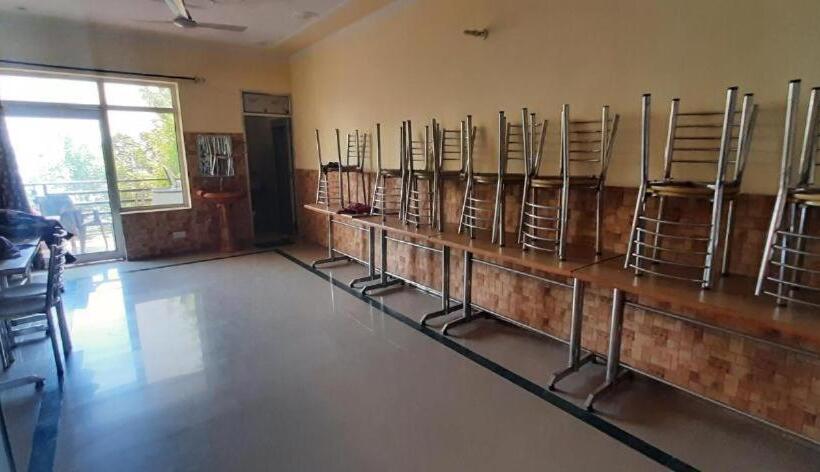 فندق Nancy Guest House & Restaurant Morni