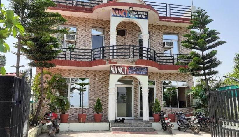 فندق Nancy Guest House & Restaurant Morni