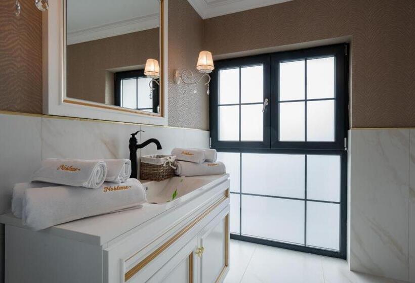 호텔 Noblesse Boutique&spa