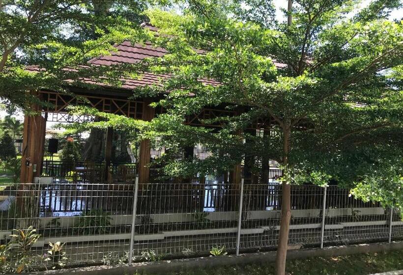 Hotel Pohon Purba Resort & Restaurant