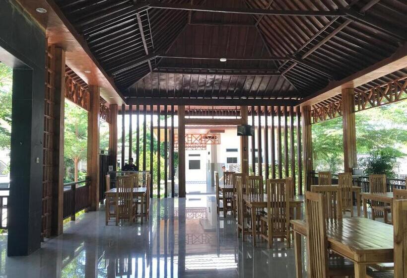 Hotel Pohon Purba Resort & Restaurant