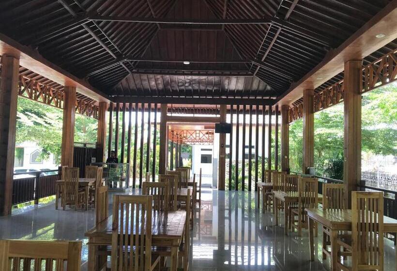 Hotel Pohon Purba Resort & Restaurant