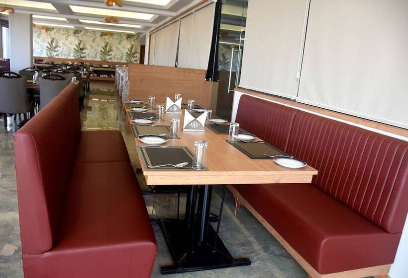 فندق Regenta Inn Motikhavdi Jamnagar