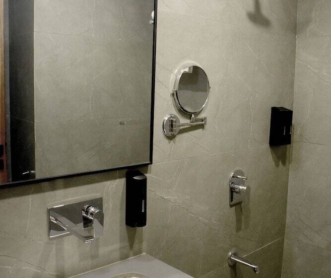 فندق Regenta Inn Motikhavdi Jamnagar