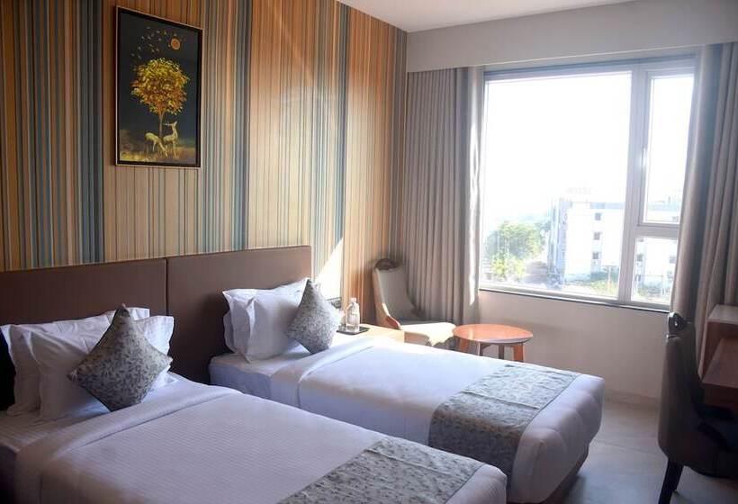 فندق Regenta Inn Motikhavdi Jamnagar