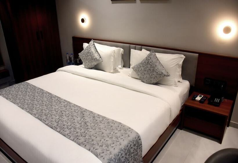 فندق Regenta Inn Motikhavdi Jamnagar