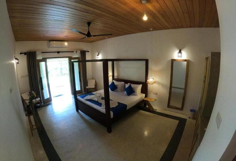 فندق Sea Breeze Villa Ahangama