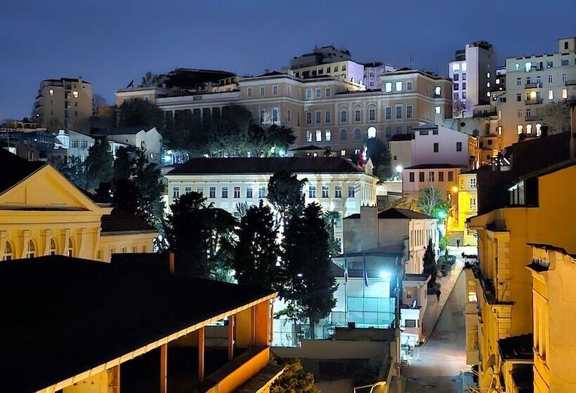 ホテル The Külsümz