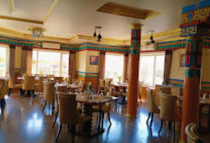 ホテル The Zen Ladakh Leh