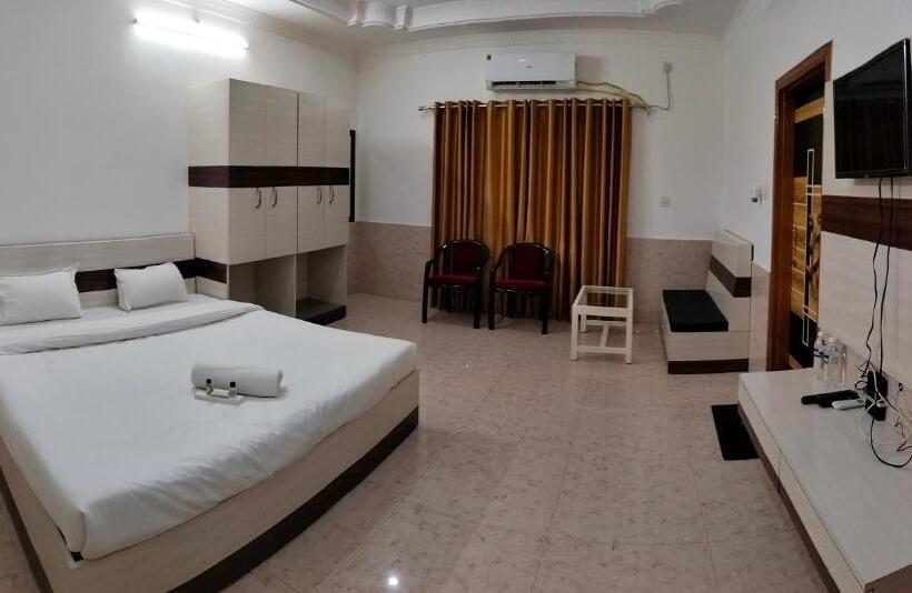 호텔 Tirupati Guest House