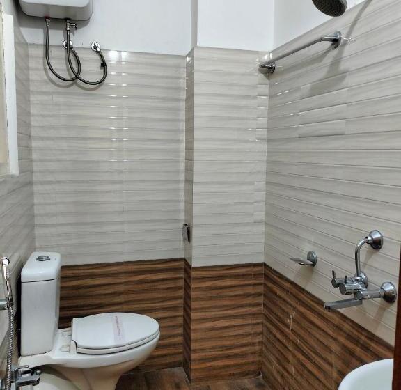 호텔 Tirupati Guest House