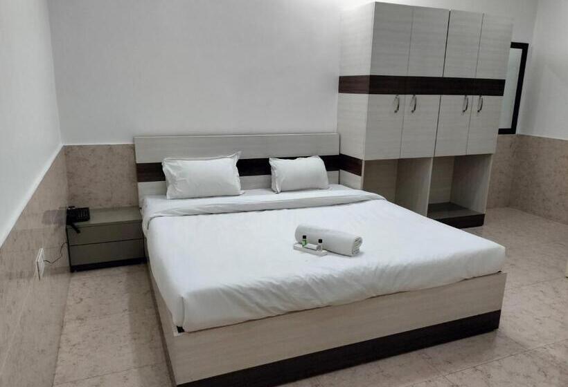 호텔 Tirupati Guest House