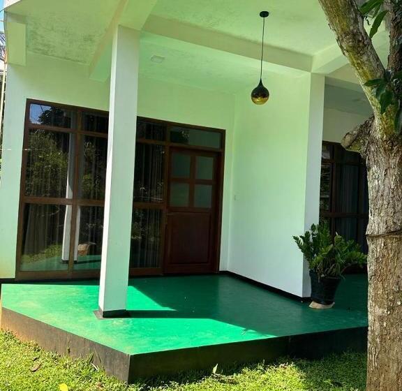 호텔 Udawalawa Center Point Safari Villa