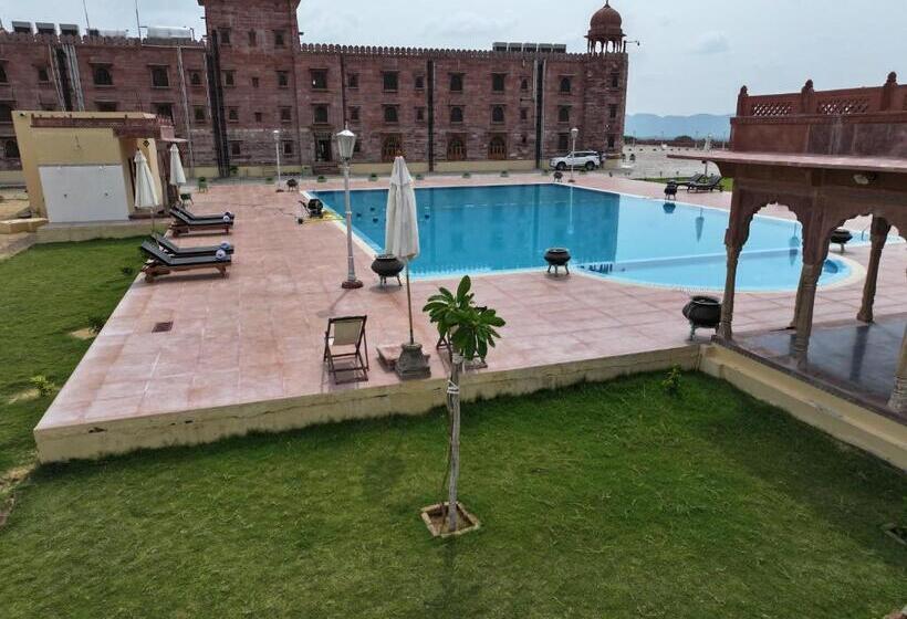 Отель Umaid Mahal Palace