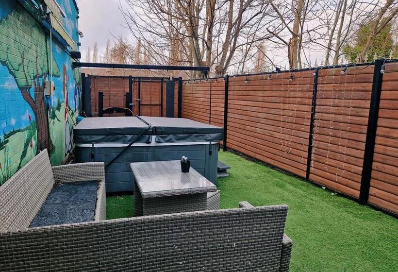 هتل The Ivy Garden Suite