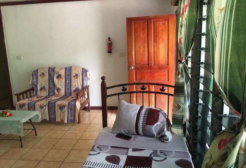 هتل Yasawa Long Beach Hideout Resort