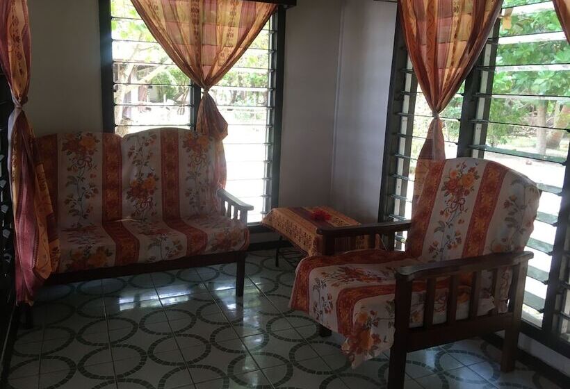 هتل Yasawa Long Beach Hideout Resort