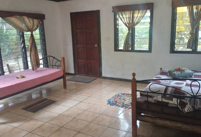 هتل Yasawa Long Beach Hideout Resort