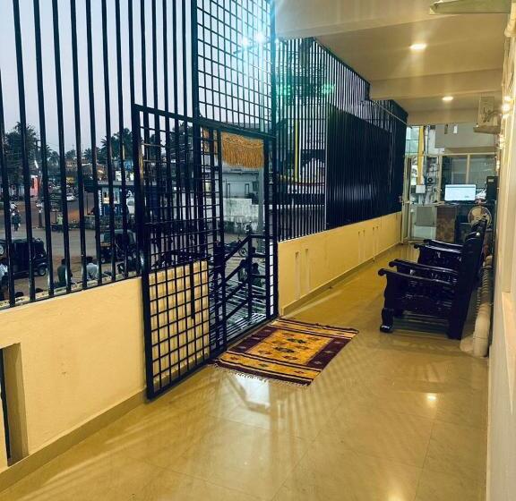 בית מלון כפרי Yatri Nivas Sagara