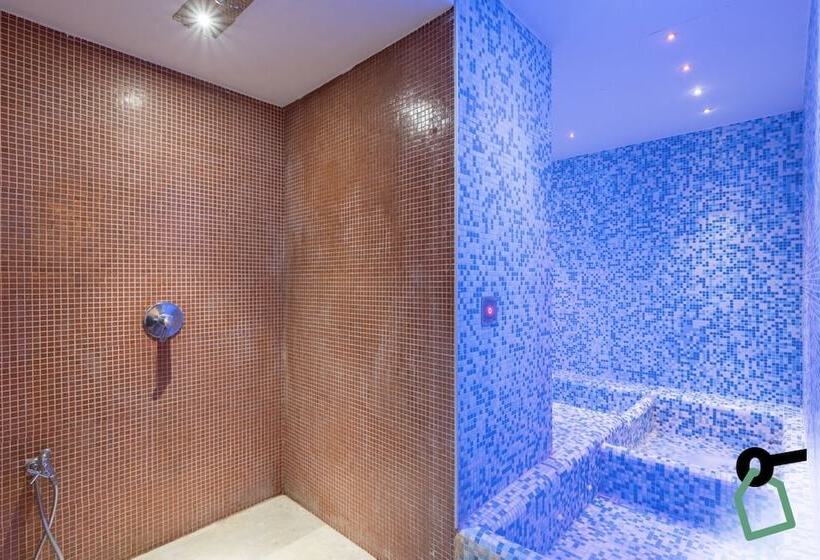 هتل Hotiday Room Collection   Otranto