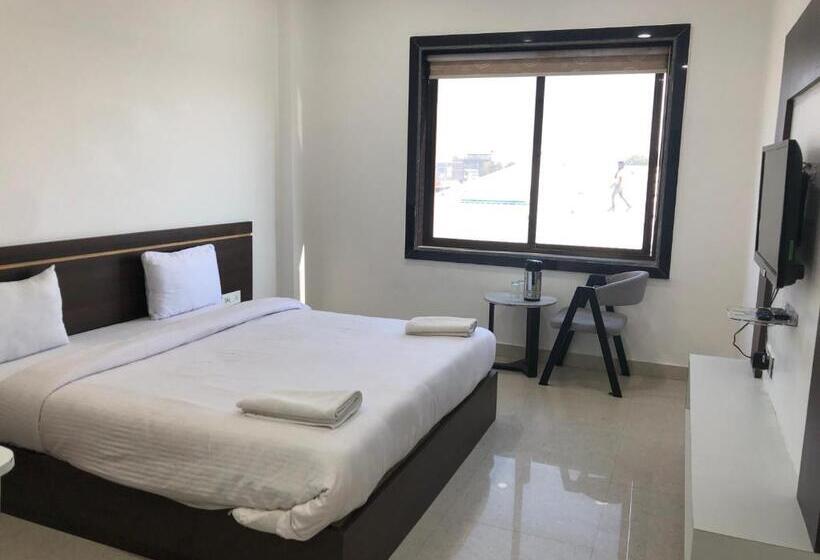 Meridian Hotel & Resort