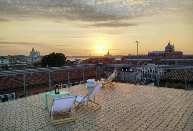 Moonlight Surf Hostel