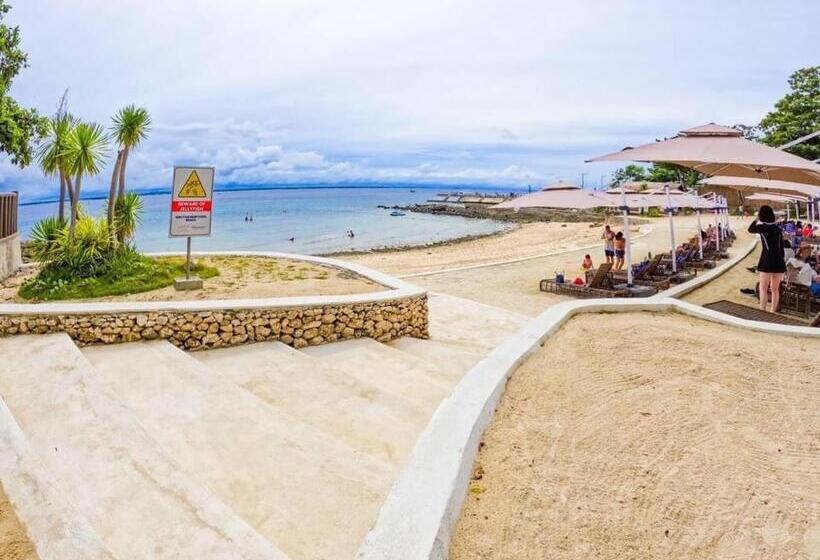 Mactan Newtown Near Airport! With Pool Access