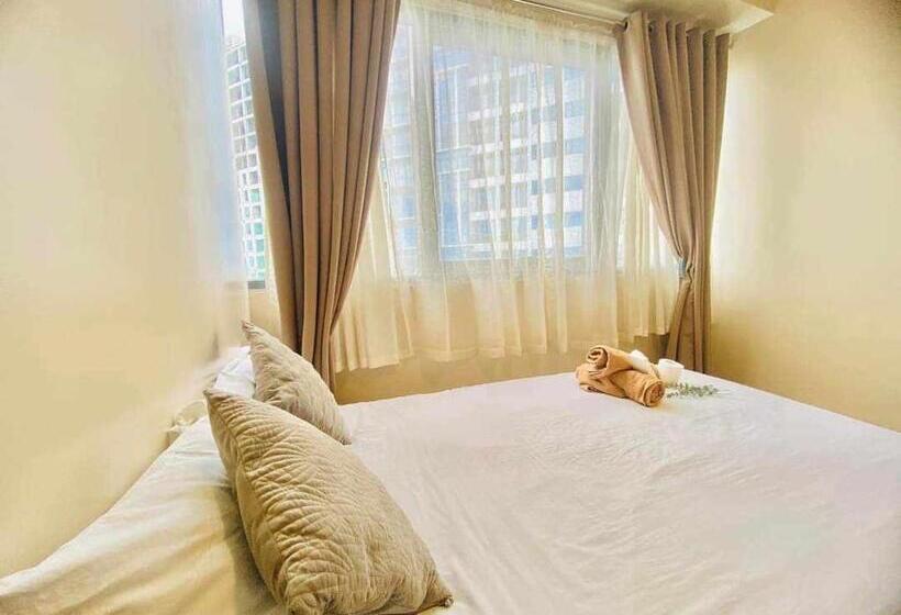 Mactan Newtown Near Airport! With Pool Access