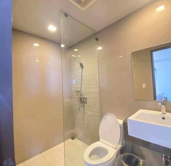 Mactan Newtown Near Airport! With Pool Access