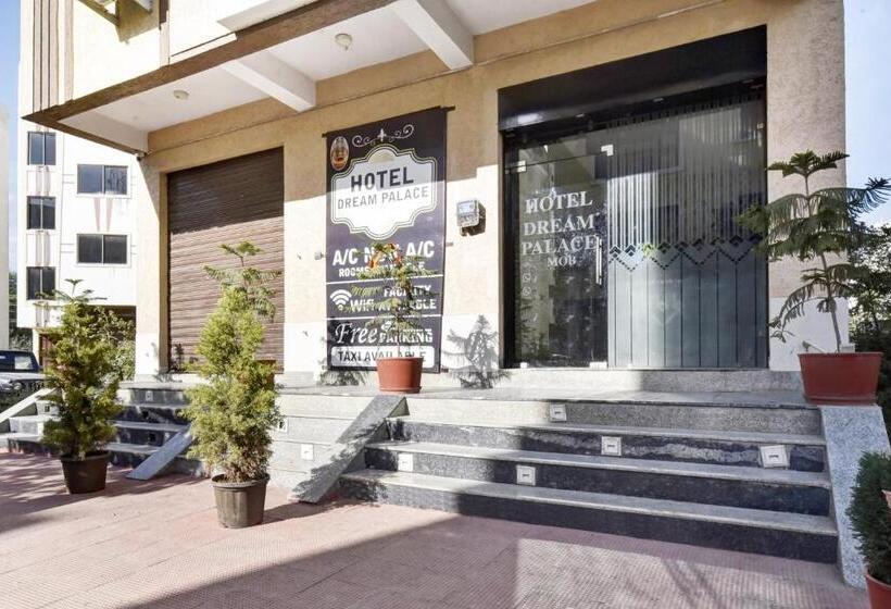 Oyo Hotel Dream Palace