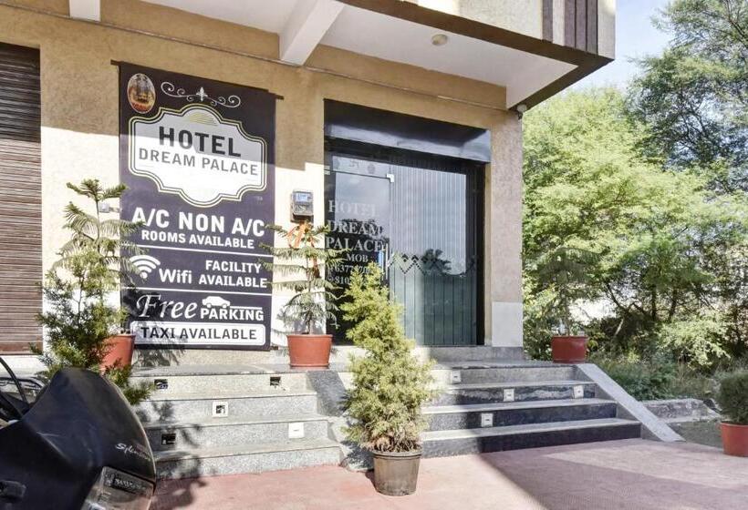 Oyo Hotel Dream Palace