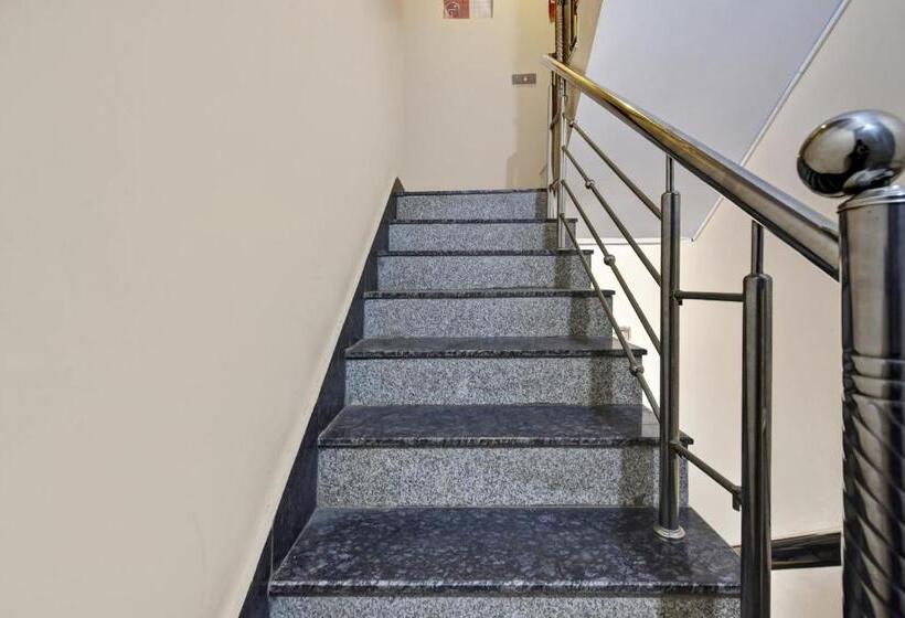 Oyo Hotel Dream Palace