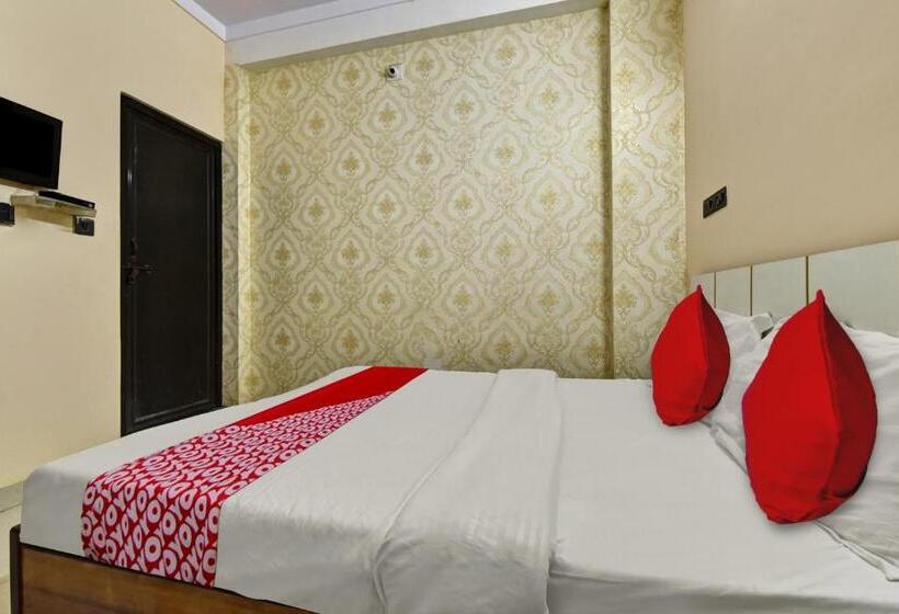 Oyo Hotel Dream Palace