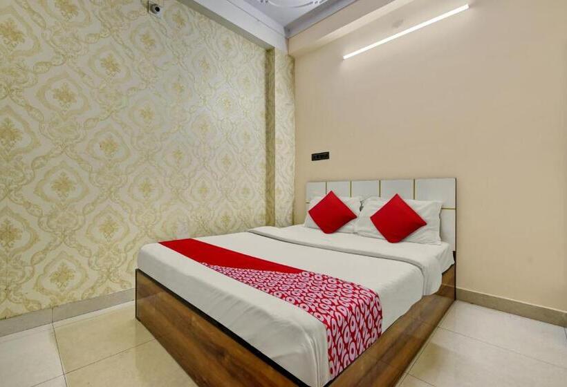 Oyo Hotel Dream Palace