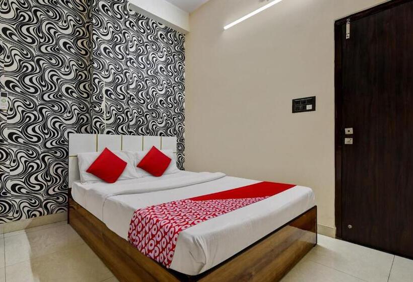 Oyo Hotel Dream Palace