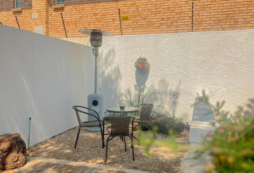 פנסיון Amoris Guesthouse   In Brooklyn