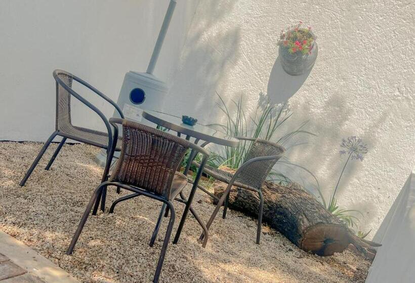 פנסיון Amoris Guesthouse   In Brooklyn