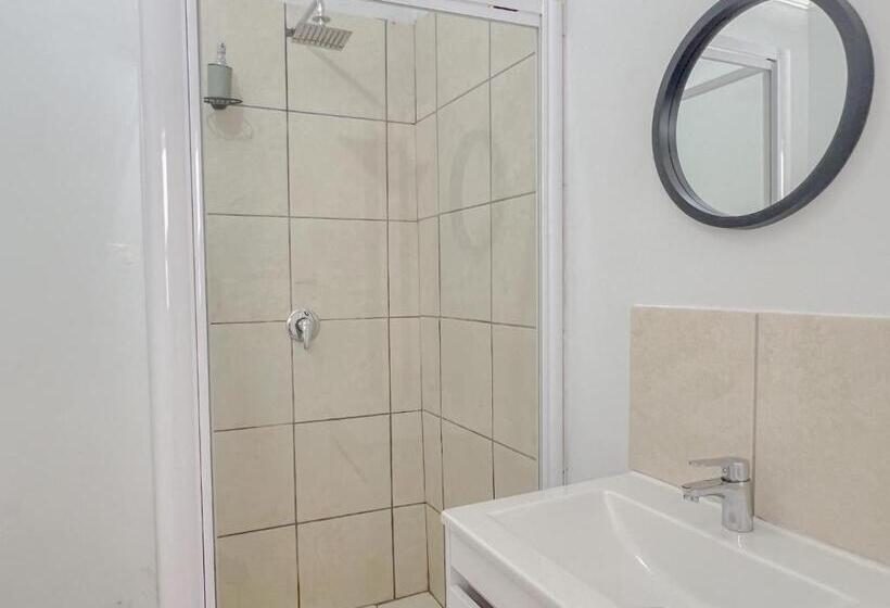 פנסיון Amoris Guesthouse   In Brooklyn